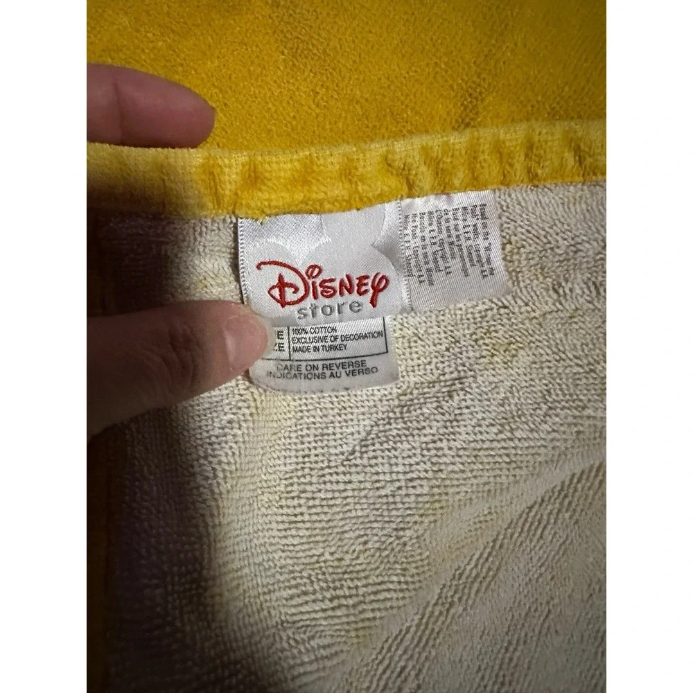 disney store vintage winnie the‎ pooh hooded towel 55x25 inches preowned kids